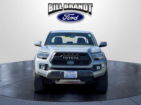 Used 2021 Toyota Tacoma TRD Off-Road w/ TRD Premium Off Road Package AWD/4WD image 8