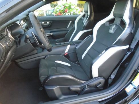 Used 2020 Ford Mustang Shelby GT500 w/ Technology Package image 13