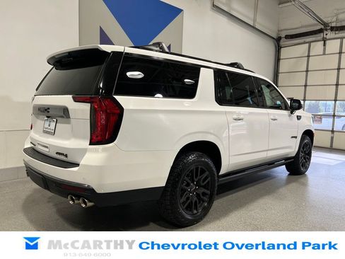 Used 2022 GMC Yukon XL AT4 AWD/4WD image 5