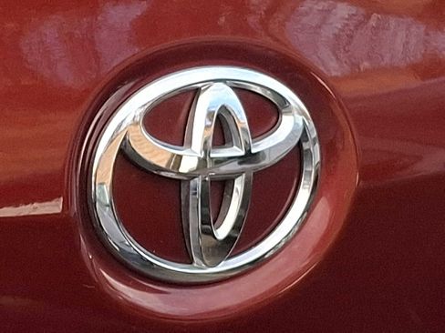 Used 2014 Toyota Sienna LE image 29