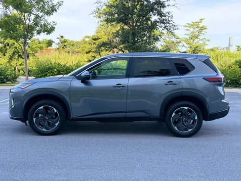 Used 2025 Nissan Rogue SV FWD image 8