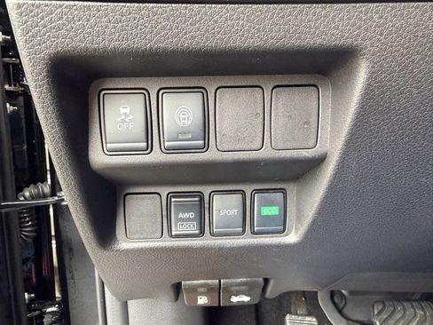 Certified 2022 Nissan Rogue Sport S image 23