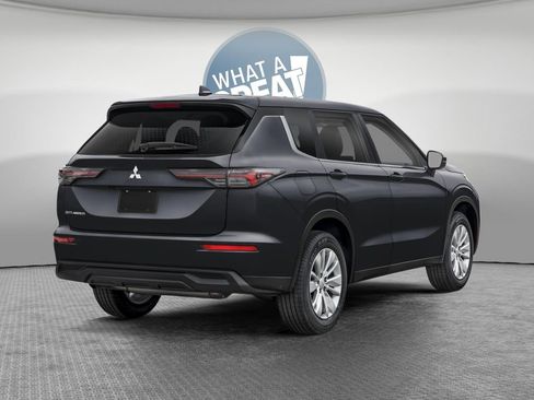 New 2026 Mitsubishi Outlander ES AWD/4WD image 2