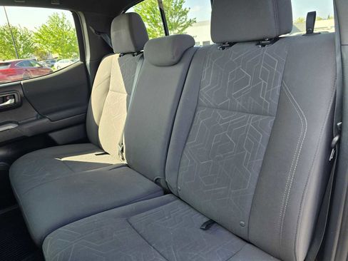 Used 2019 Toyota Tacoma TRD Sport AWD/4WD image 19