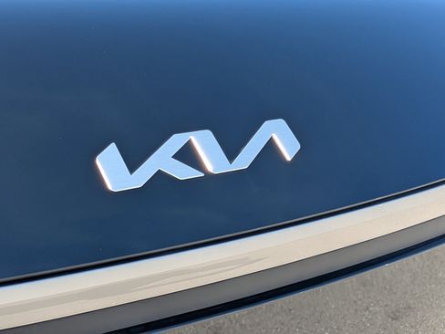 Certified 2026 Kia EV9 Wind image 11