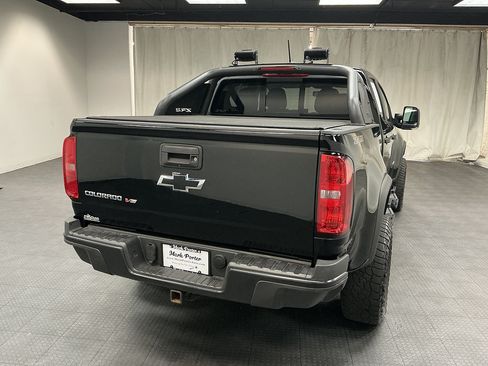 Used 2019 Chevrolet Colorado ZR2 w/ ZR2 Midnight Special Edition AWD/4WD image 5