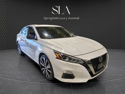 Used 2021 Nissan Altima 2.5 SR w/ SR Premium Package AWD/4WD image 1