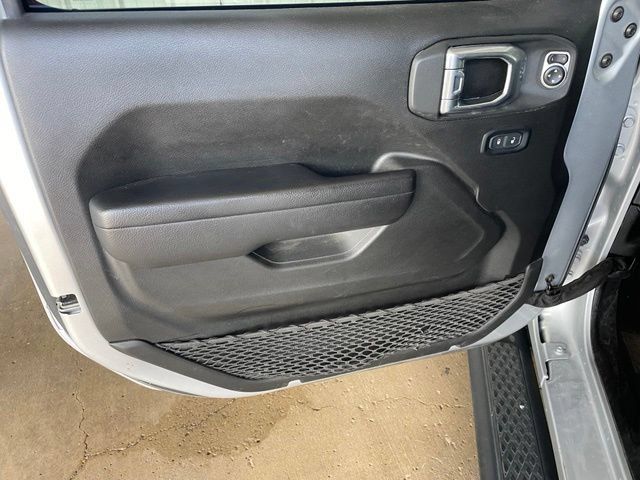 Used 2024 Jeep Gladiator Sport AWD/4WD image 9