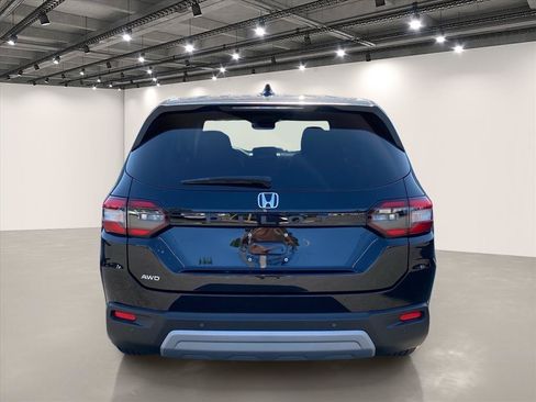 Used 2023 Honda Pilot EX-L image 6