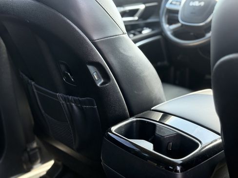 Used 2022 Kia Telluride S image 35