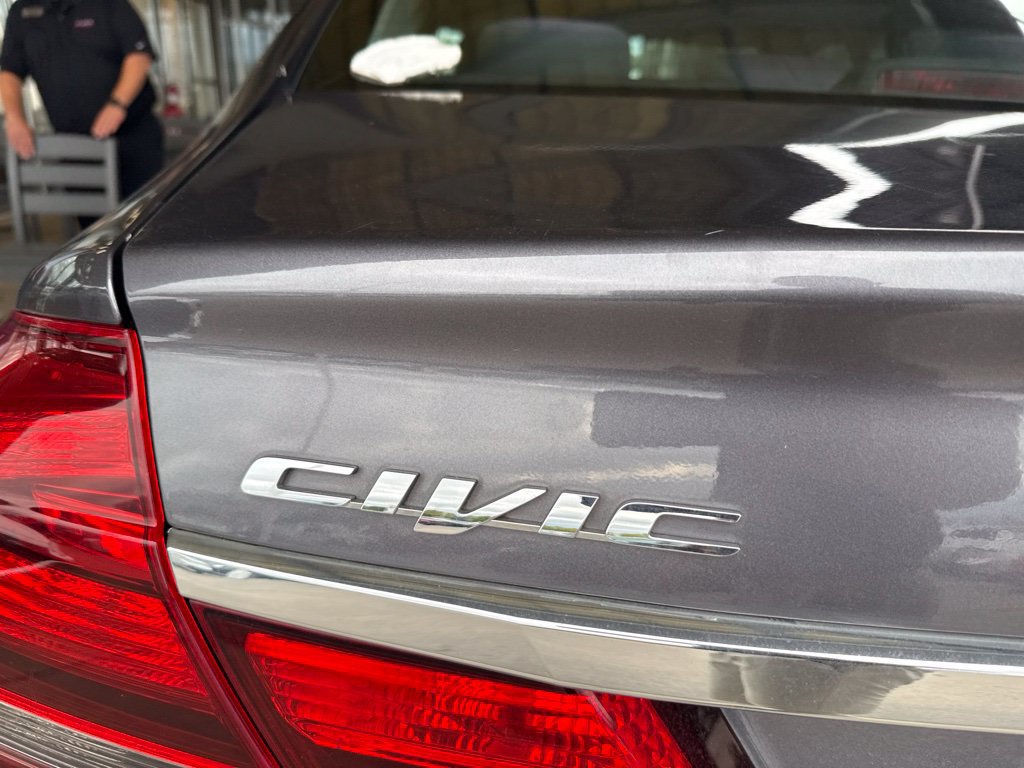 Used 2015 Honda Civic SE image 5