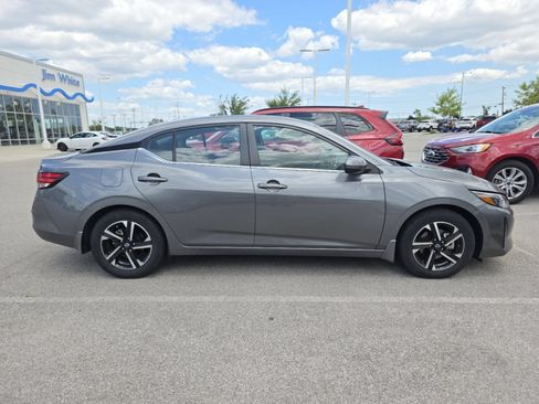 Used 2024 Nissan Sentra SV FWD image 6