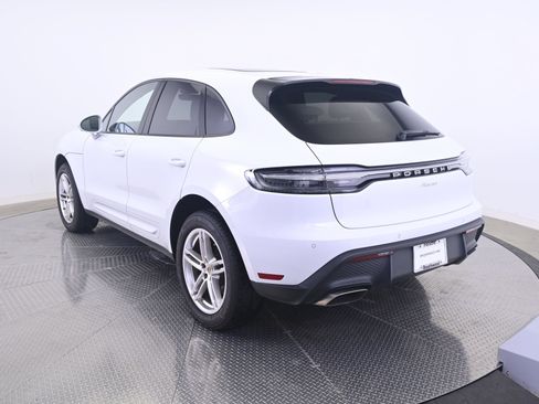Certified 2023 Porsche Macan AWD/4WD image 3