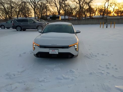 Used 2025 Kia K4 LXS image 5
