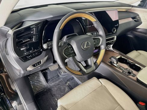 Used 2025 Lexus RX 450h AWD w/ Convenience Package image 9