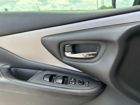 Used 2020 Nissan Murano SV FWD image 12