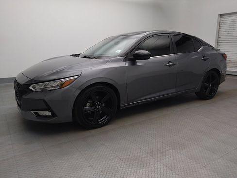 Used 2022 Nissan Sentra SR w/ Midnight Edition image 2