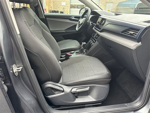 Certified 2024 Volkswagen Taos SE image 13