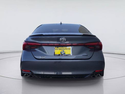 Used 2019 Toyota Avalon XSE FWD image 4
