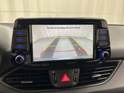 Used 2018 Hyundai Elantra GT FWD image 15