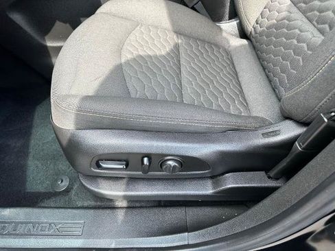 Used 2019 Chevrolet Equinox LT FWD image 12