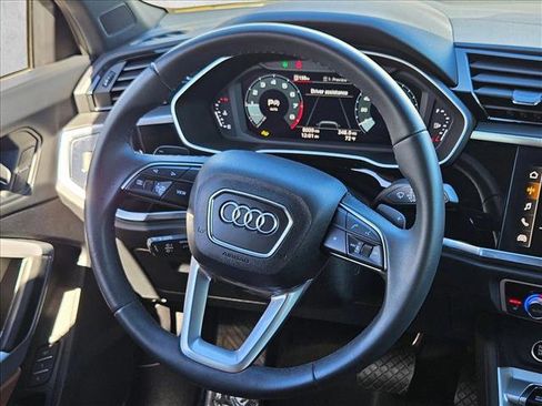 Used 2025 Audi Q3 2.0T Premium w/ Convenience Package image 11