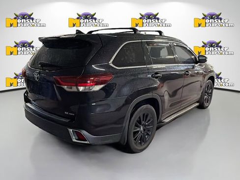 Used 2019 Toyota Highlander XLE image 4