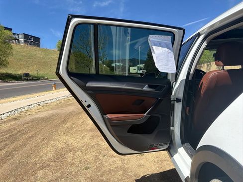 Used 2017 Volkswagen Golf Alltrack SE image 19