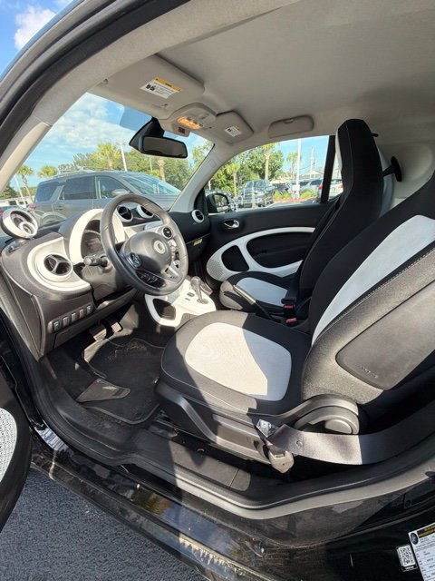 Used 2019 smart fortwo electric drive RWD image 2