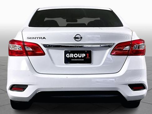 Used 2016 Nissan Sentra S image 4