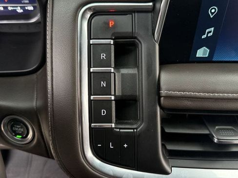 Used 2024 Chevrolet Tahoe Z71 w/ Luxury Package image 19