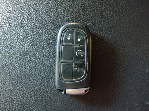 Used 2015 RAM 2500 Laramie w/ Protection Group image 32