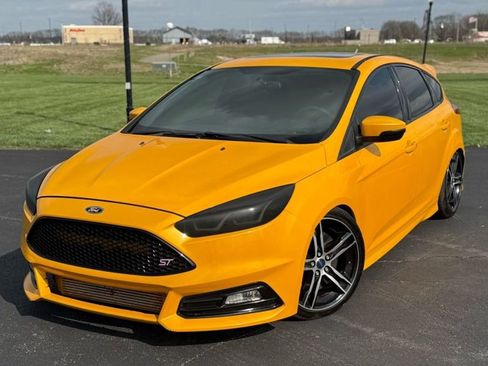 Used 2016 Ford Focus ST image 1