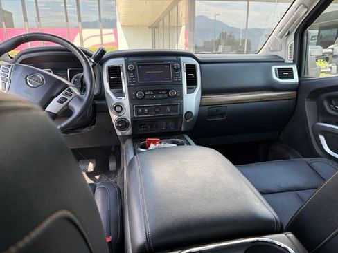 Used 2017 Nissan Titan SL AWD/4WD image 17