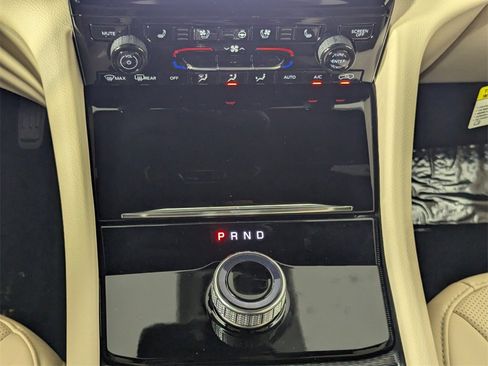 New 2025 Jeep Grand Cherokee Limited w/ Luxury Tech Group II image 21