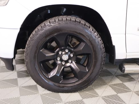 Used 2019 RAM 1500 Big Horn AWD/4WD image 18