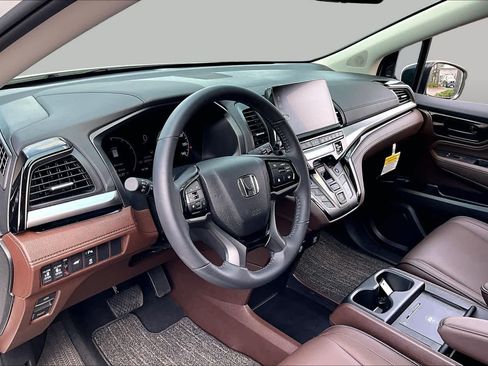 Used 2026 Honda Odyssey Touring image 17
