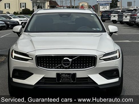 Used 2023 Volvo V60 B5 Cross Country Plus w/ Climate Package AWD/4WD image 2