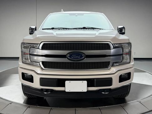 Used 2018 Ford F150 Platinum w/ Equipment Group 701A Luxury AWD/4WD image 3