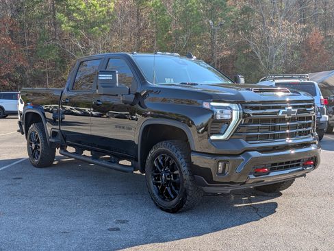 Used 2025 Chevrolet Silverado 2500 LT w/ Trail Boss Package image 11