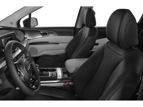 Used 2023 Kia Carnival LX FWD image 6