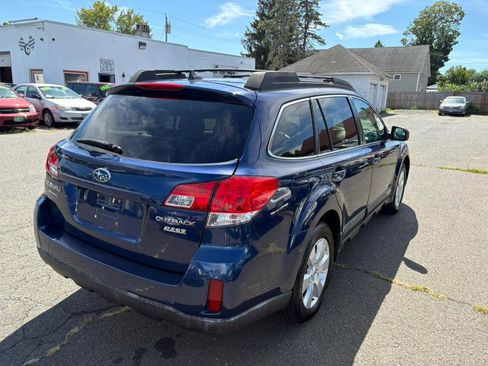 Used 2011 Subaru Outback 2.5i Limited image 4