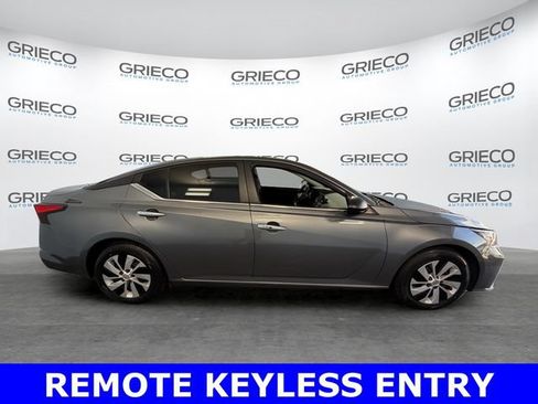 Used 2024 Nissan Altima 2.5 S FWD image 7