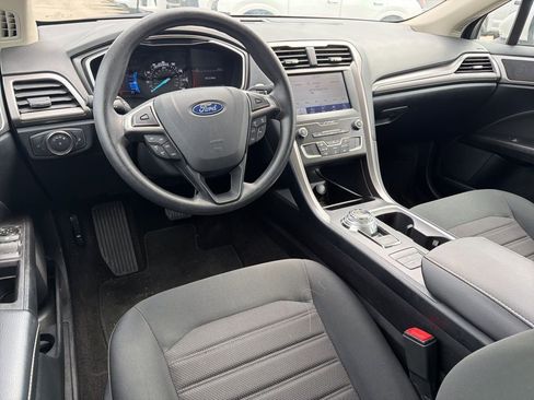 Used 2020 Ford Fusion SE image 10