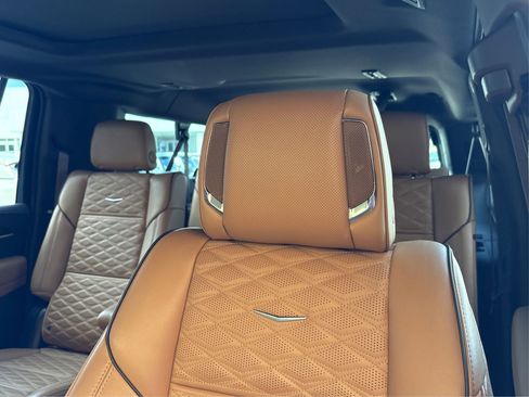 Used 2022 Cadillac Escalade ESV Sport w/ Touring Package AWD/4WD image 29