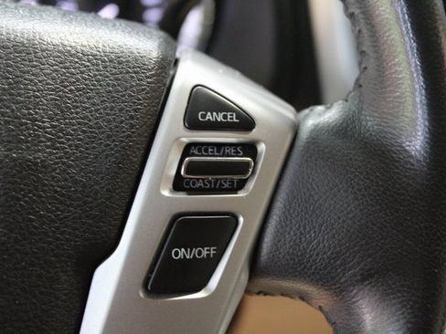 Used 2016 Nissan Titan SL image 15