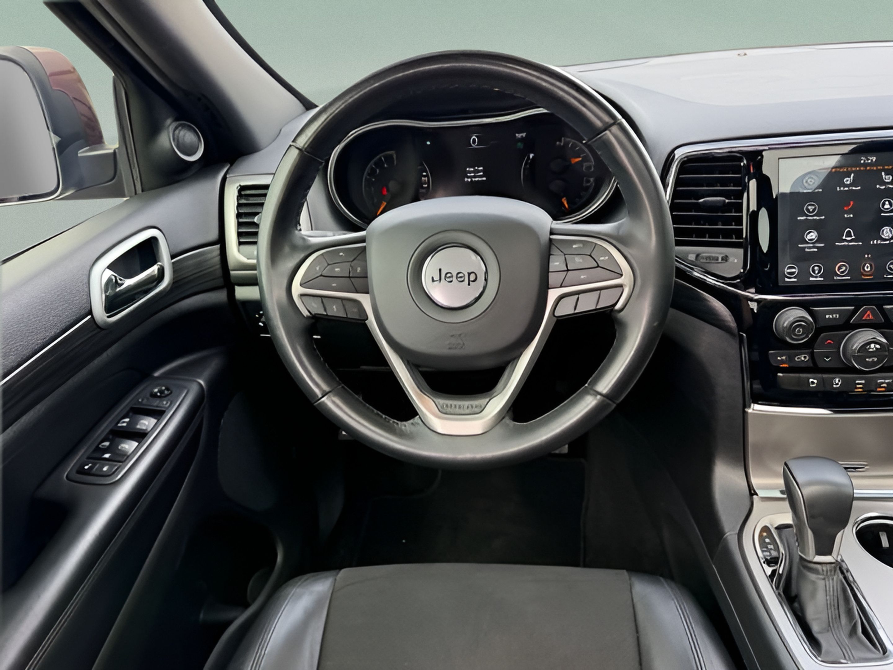 Used 2019 Jeep Grand Cherokee Altitude AWD/4WD image 12