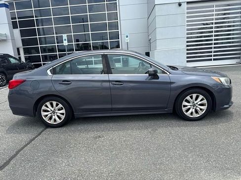 Used 2017 Subaru Legacy 2.5i Premium AWD/4WD image 4