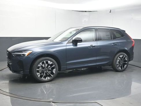 Used 2026 Volvo XC60 B5 Plus w/ Protection Package Premier image 4