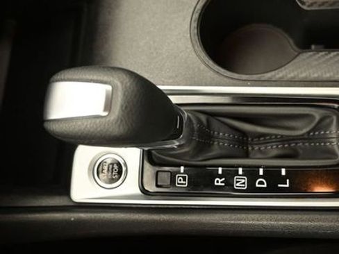 Used 2025 Nissan Altima 2.5 SV FWD image 17